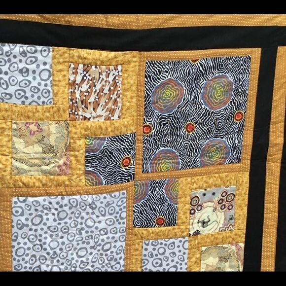 NWT Hand Crafted Quilted Aboriginal Fabrics Quilt - Picture 4 of 14